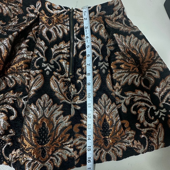 Gianni Bini Lordice Jacquard Mini A-lined Metallic Printed Skirt - Picture 8 of 9